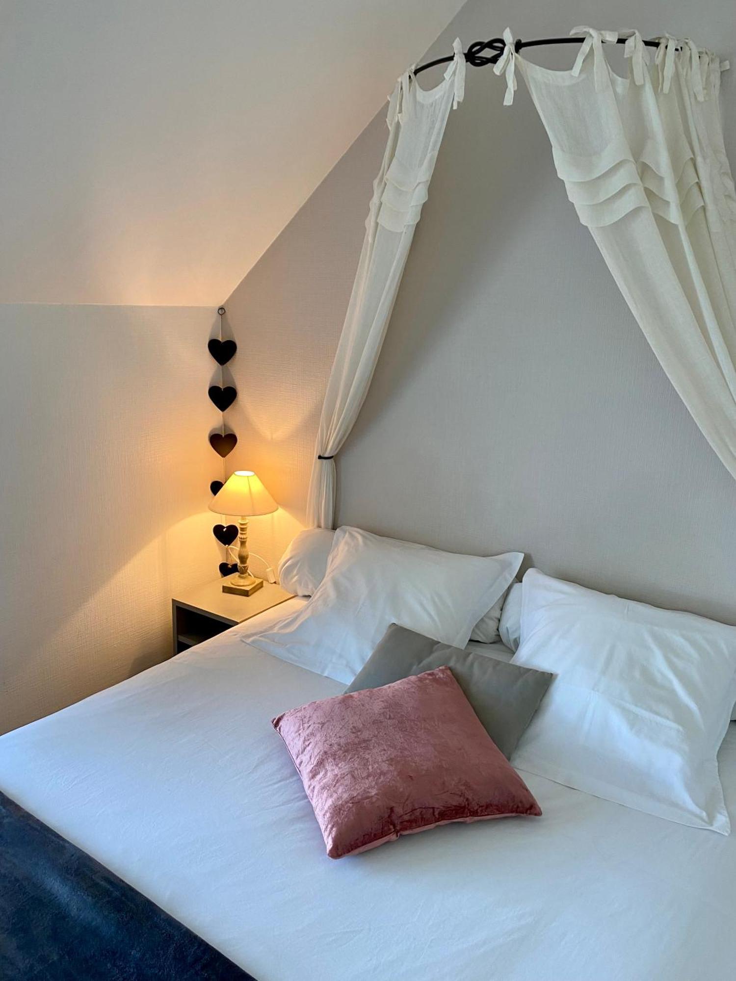 Le Relais De La Hardiesse 6Km Mont St Michel - Chambres Doubles - Suite Spa Privatif Courtils 외부 사진
