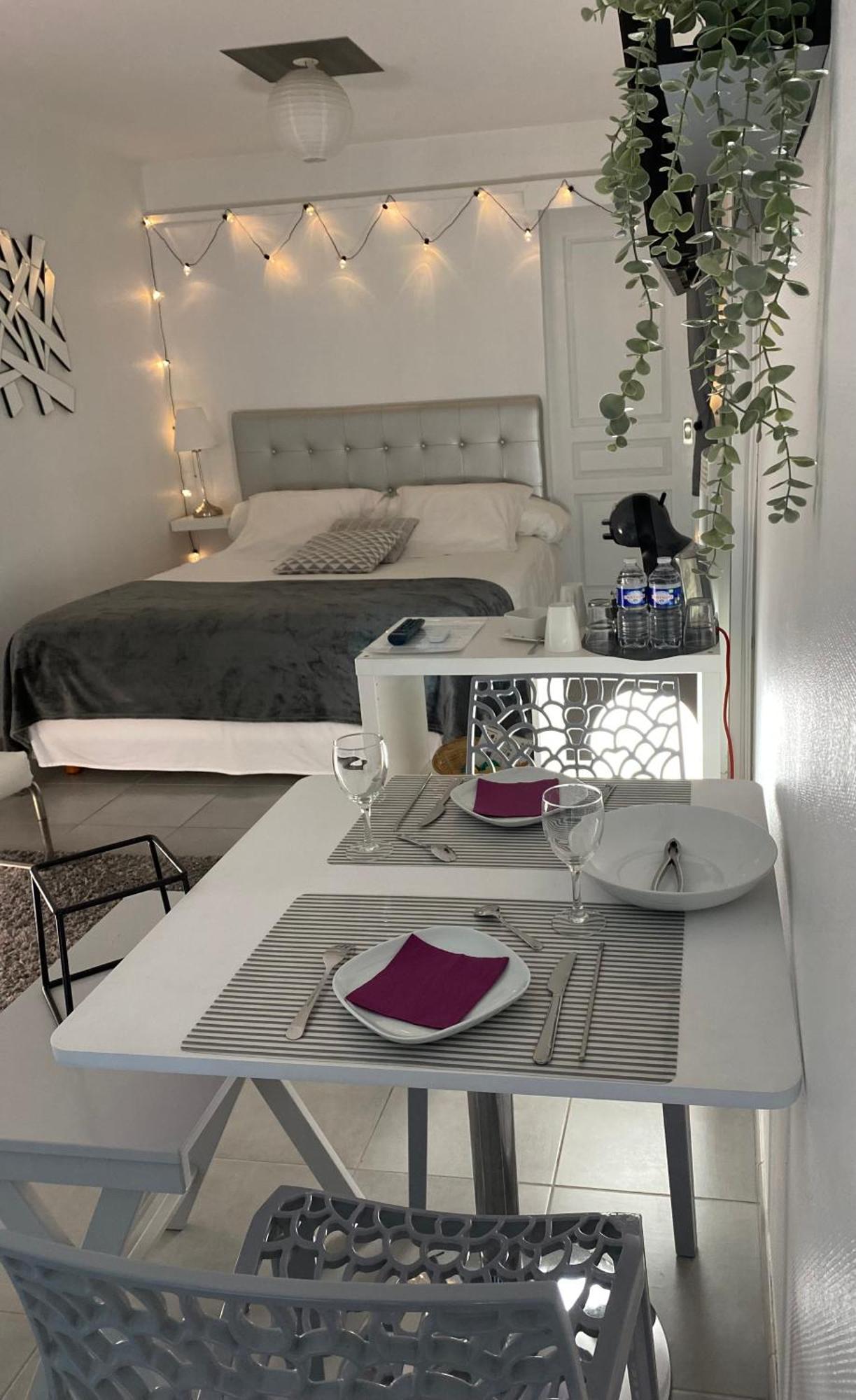 Le Relais De La Hardiesse 6Km Mont St Michel - Chambres Doubles - Suite Spa Privatif Courtils 외부 사진